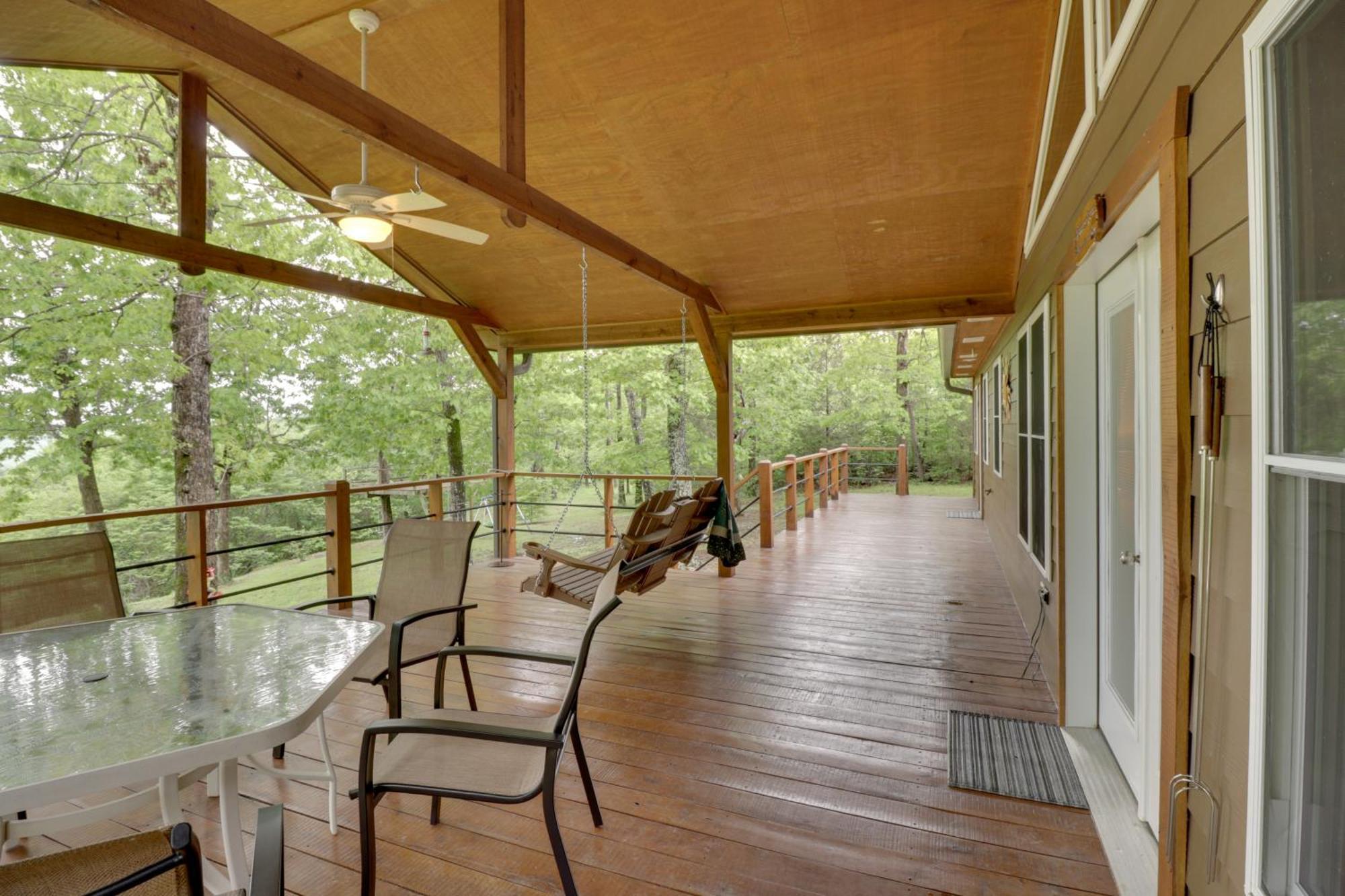 Spacious And Elegant Mountain View Cabin With Deck! エクステリア 写真