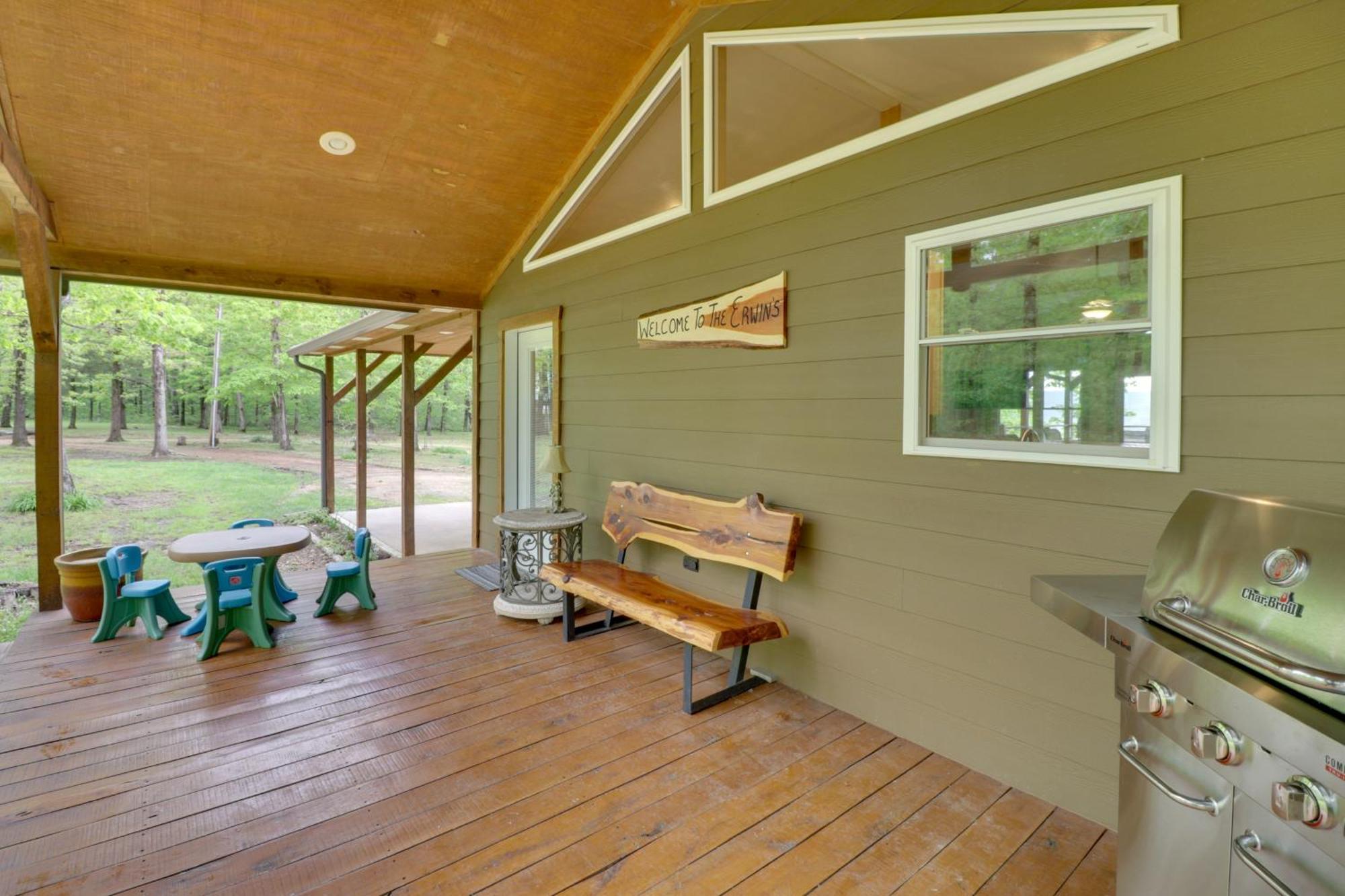Spacious And Elegant Mountain View Cabin With Deck! エクステリア 写真