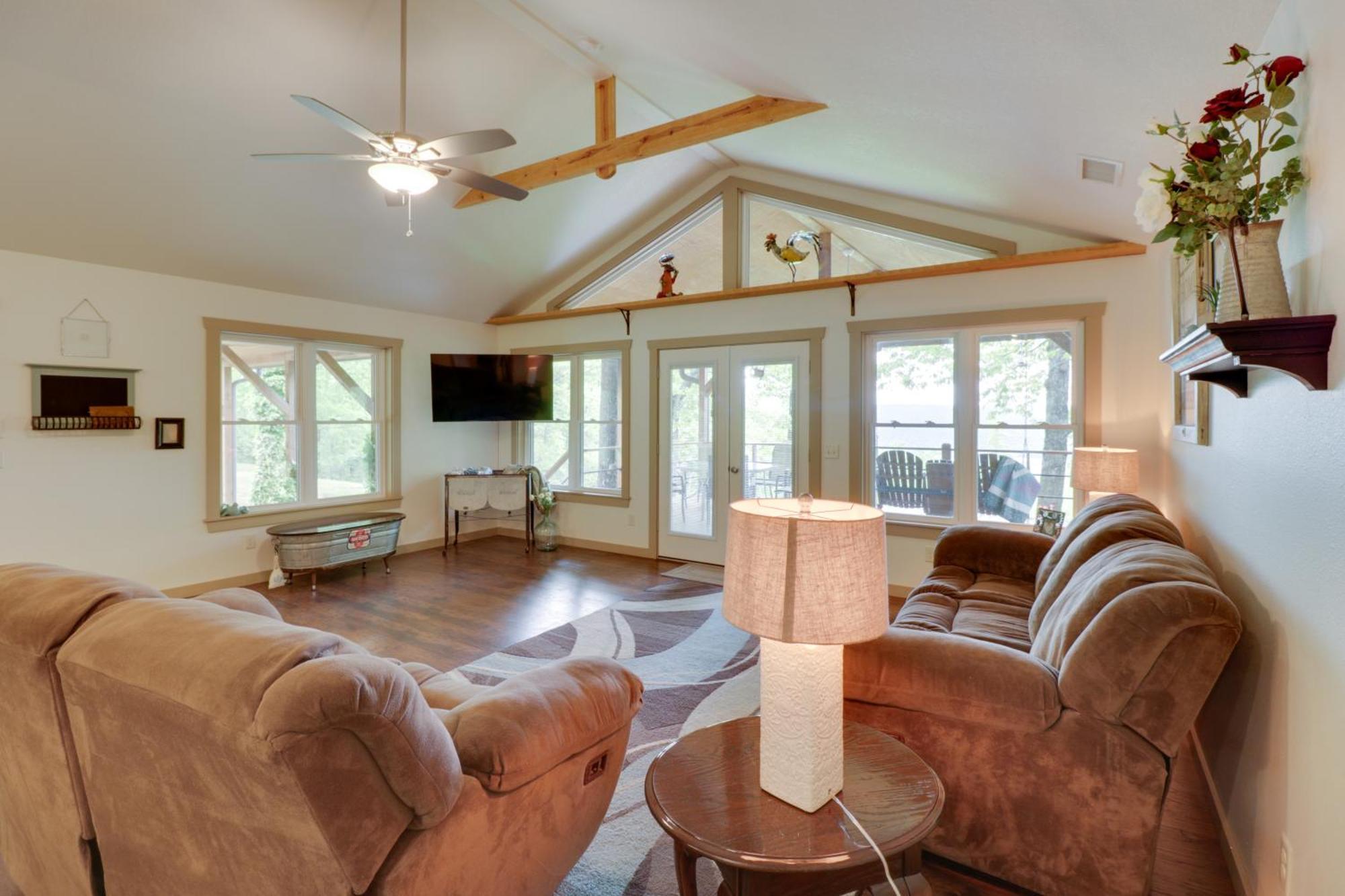 Spacious And Elegant Mountain View Cabin With Deck! エクステリア 写真